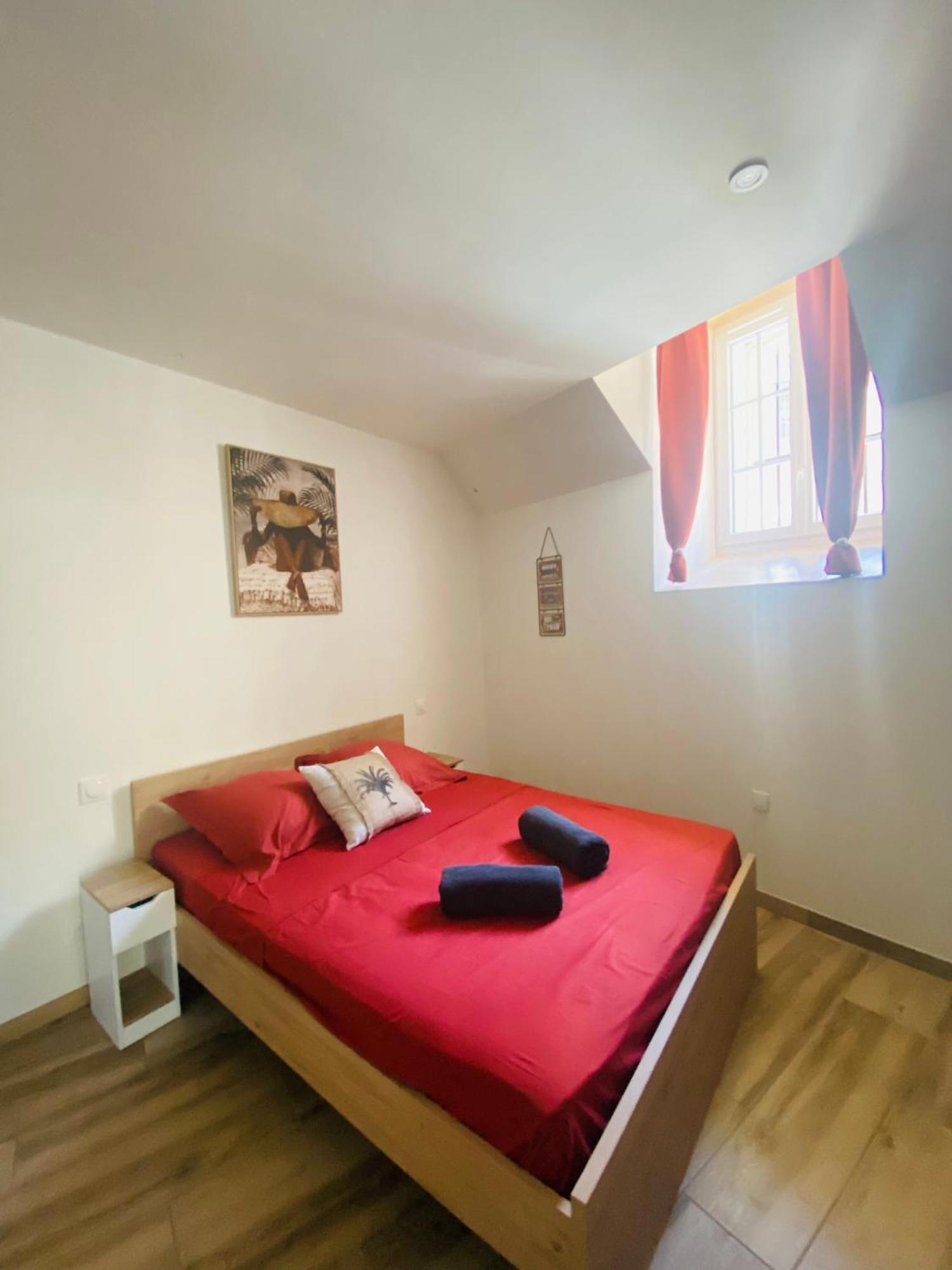 Les Appartements Du Vieux Poussan Kültér fotó
