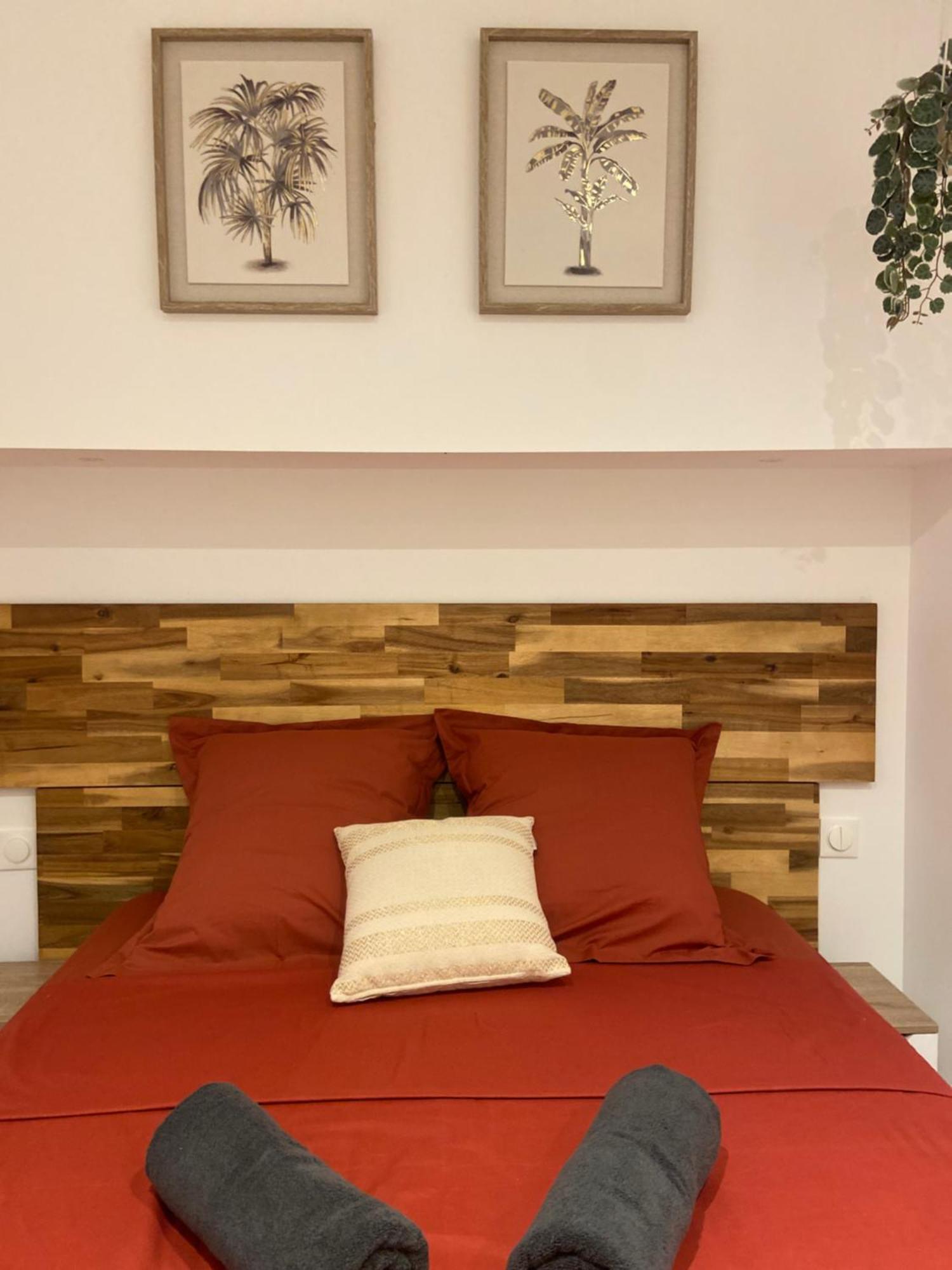 Les Appartements Du Vieux Poussan Kültér fotó