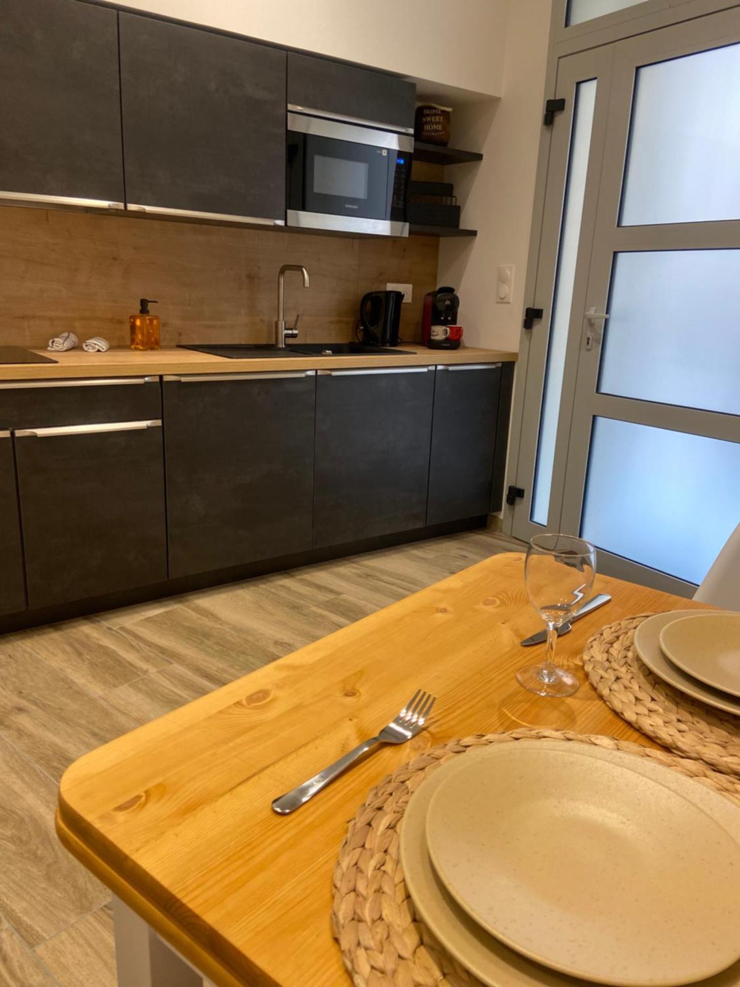 Les Appartements Du Vieux Poussan Kültér fotó